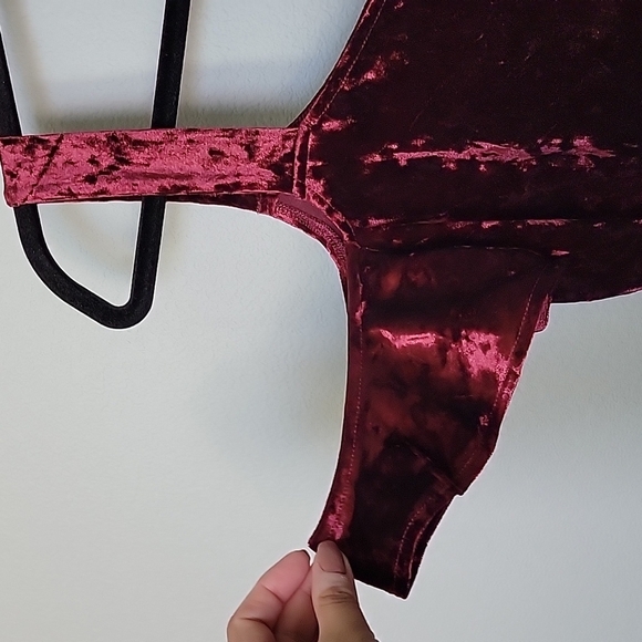 Lauren Conrad Romantic Twee Sweet Girly burgundy runway velvet cold shoulder top - Picture 3 of 7